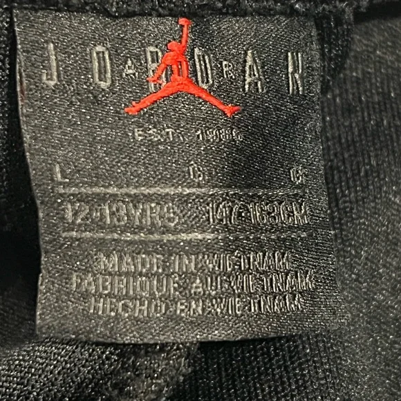 Nike Boys Black and White Jumpman Shorts L 12-13 years. - Picture 5 of 6